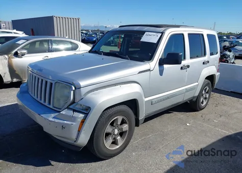 2008 Jeep Liberty Sport z USA, uszkodzony, nr VIN 1J8GP28K58W109826